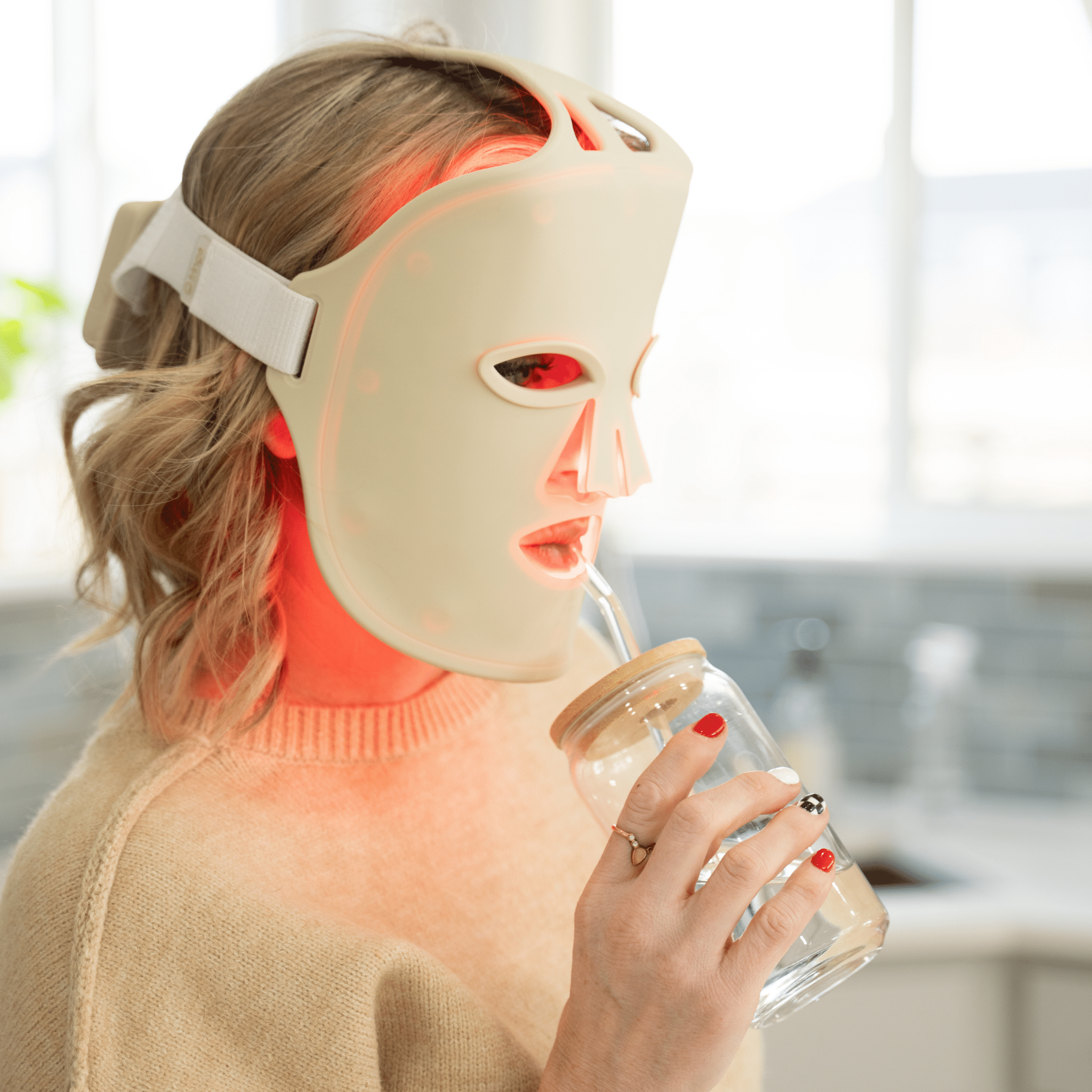 Red Light Therapy Face Mask - Fringe